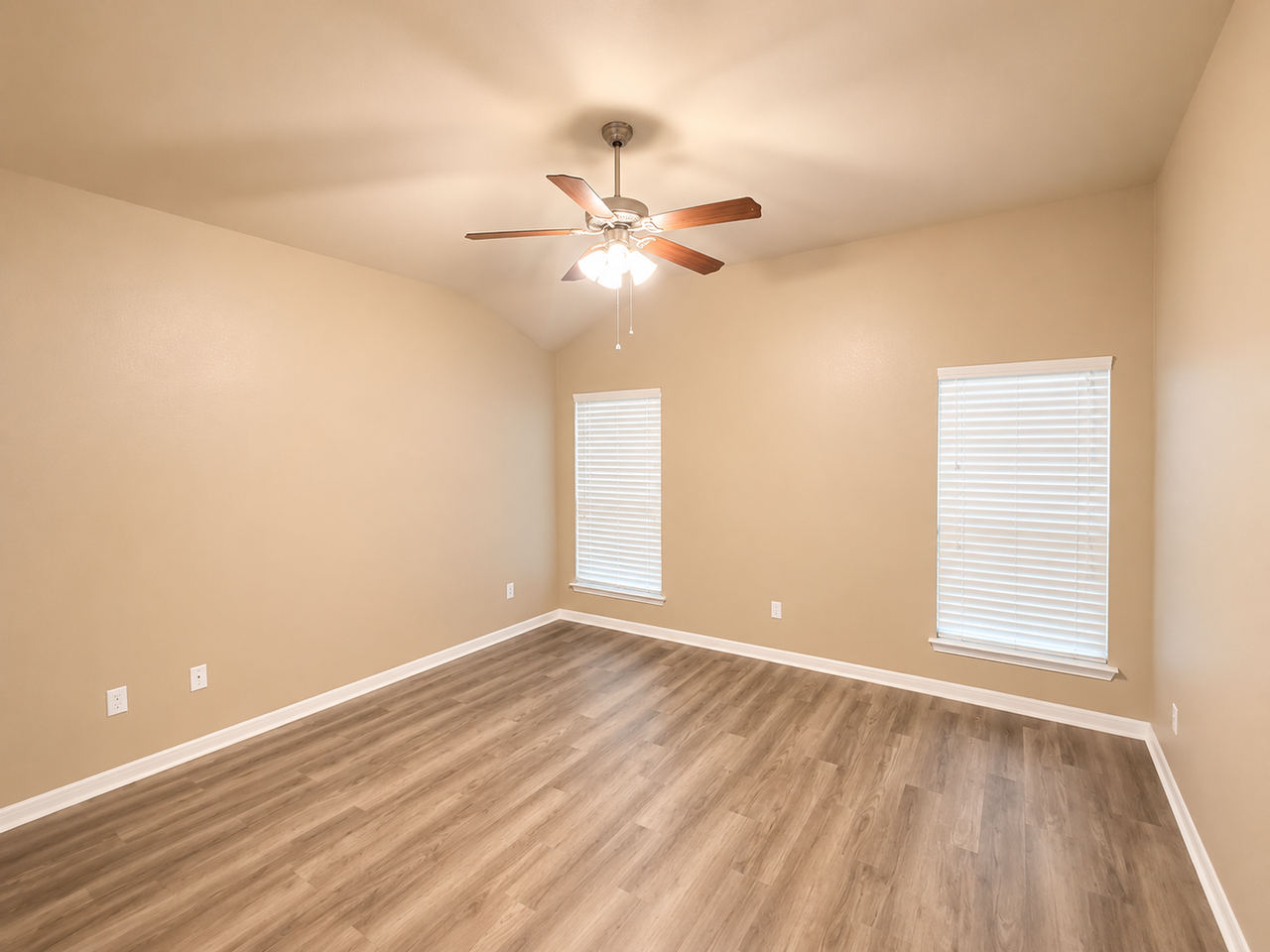 8121 Fieldstone Dr - Photo 5 of 14