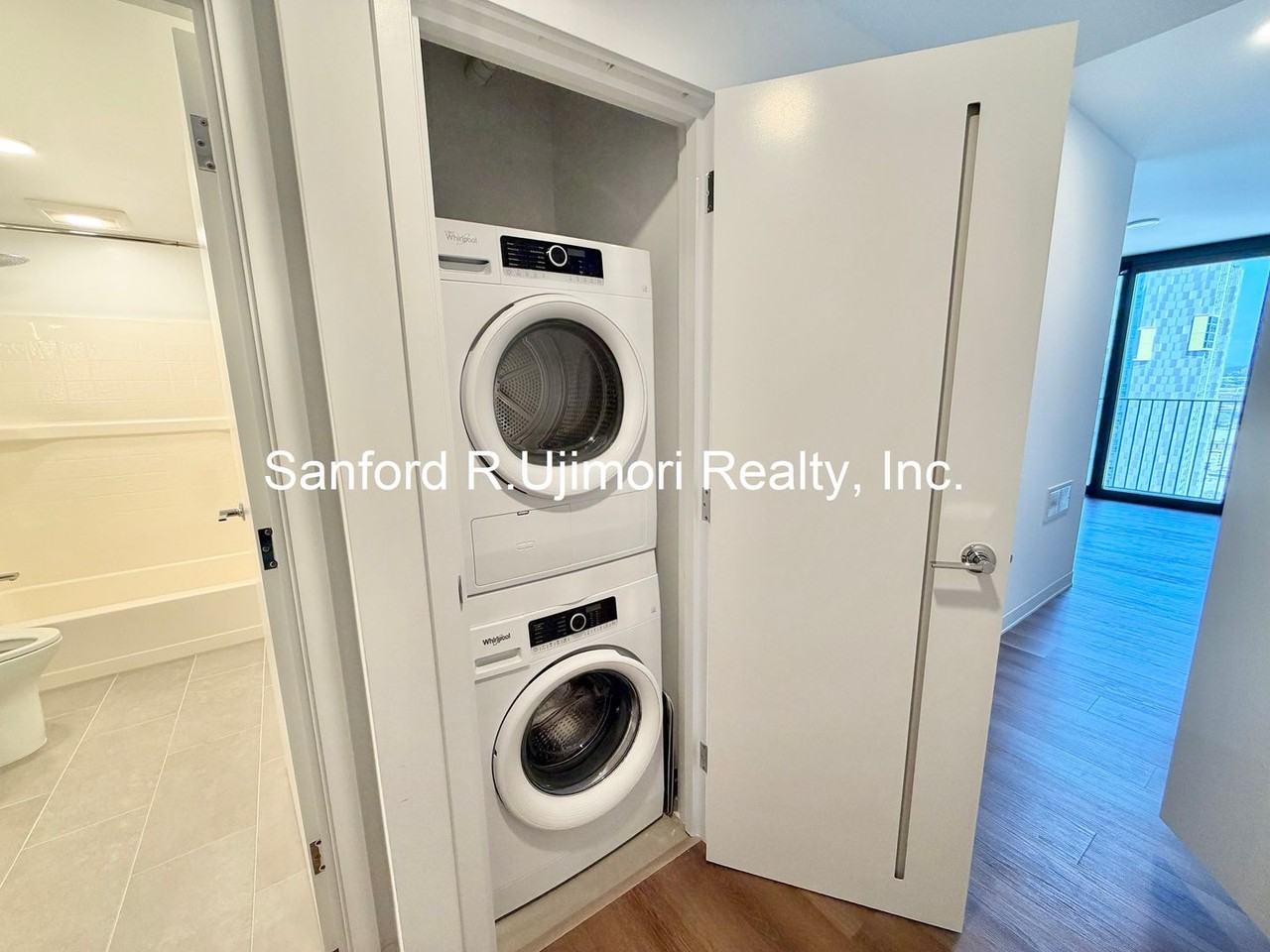 987 Queen St #2811 - Photo 4 of 13