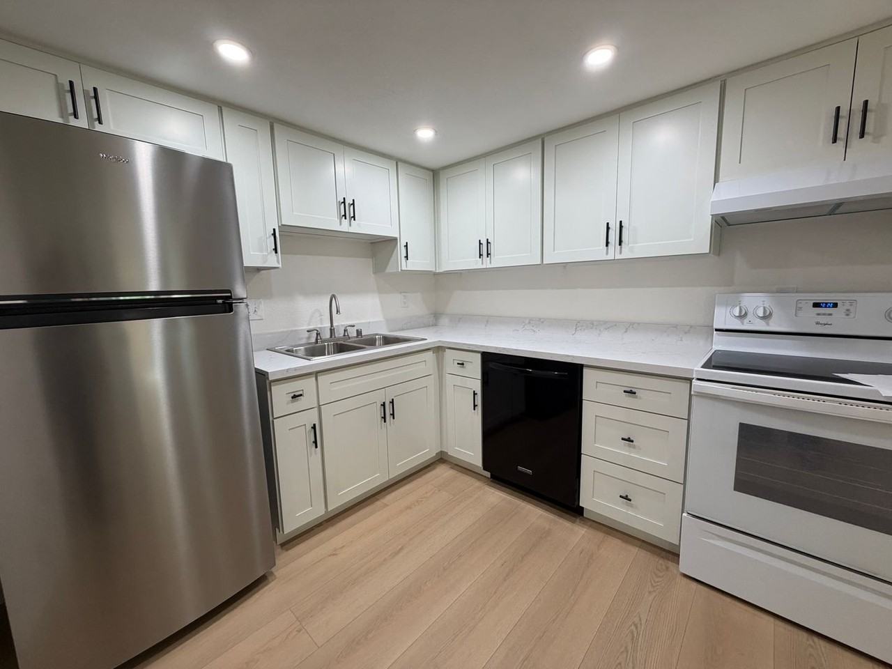 5061 Shell St - Photo 7 of 50