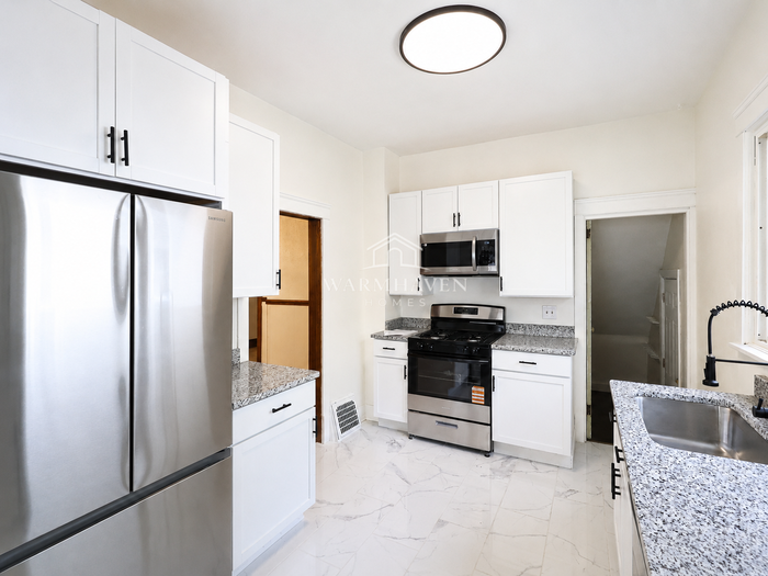 1826 Hillside Ter - Photo 5 of 13