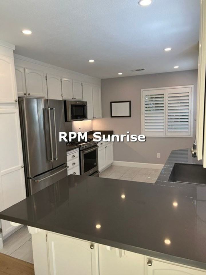 5214 Pebble Glen Dr - Photo 2 of 16
