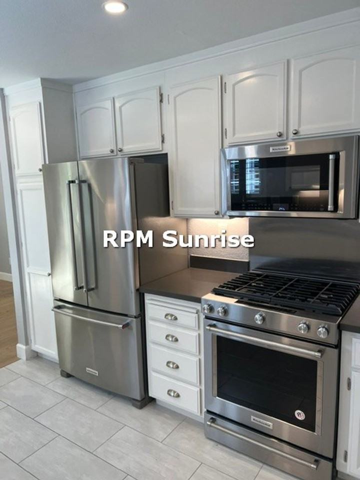 5214 Pebble Glen Dr - Photo 3 of 16