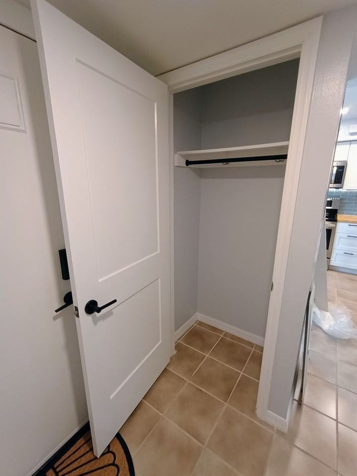 3827 Pine Cone Cir - Photo 4 of 38