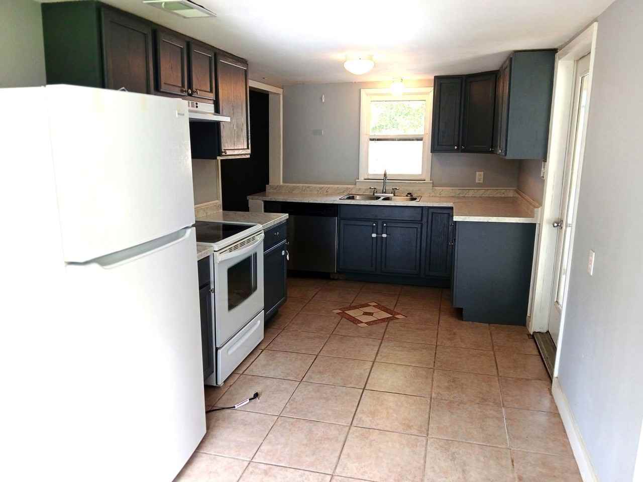 2301 Edison Ave - Photo 5 of 20