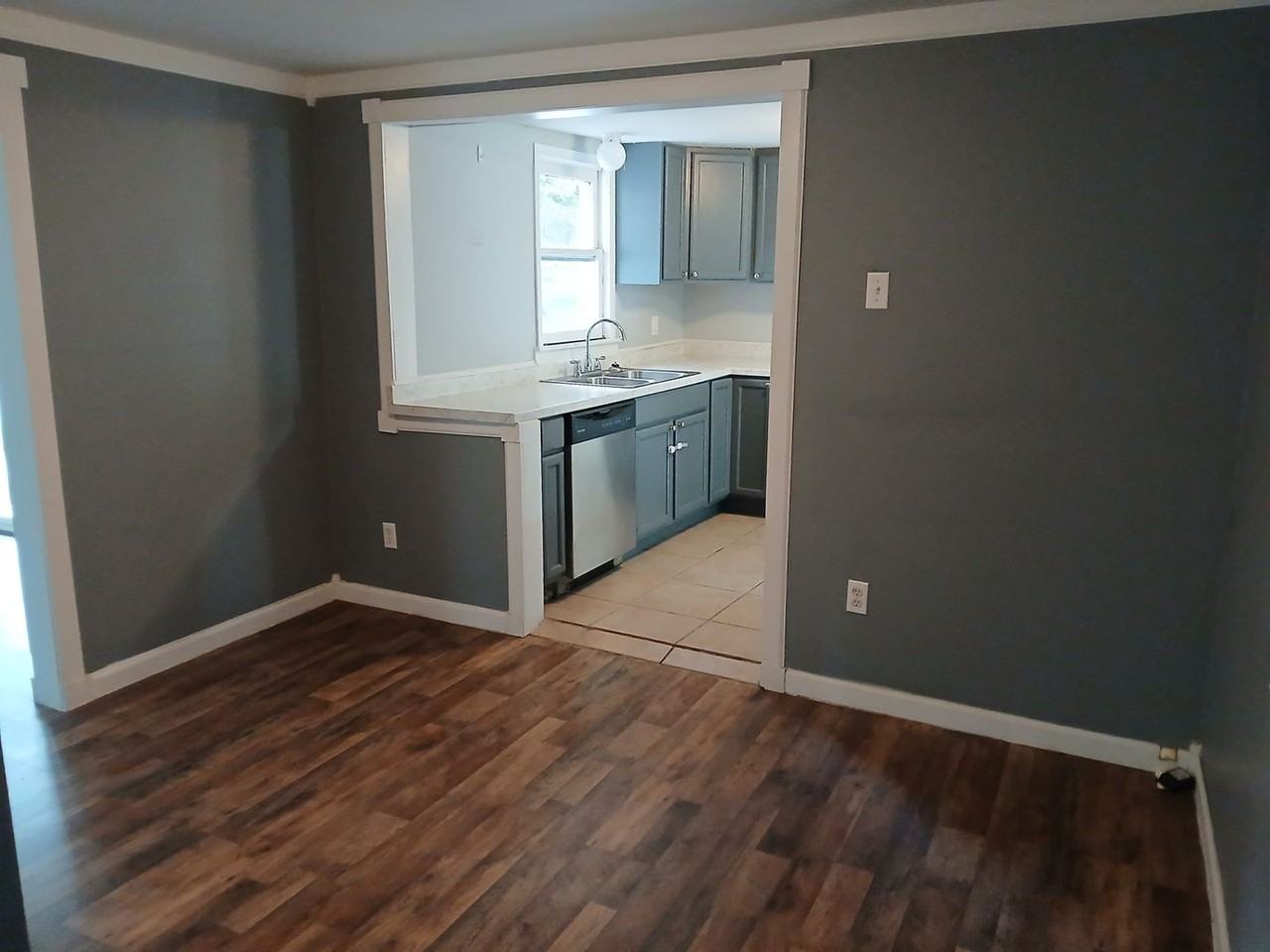 2301 Edison Ave - Photo 7 of 20