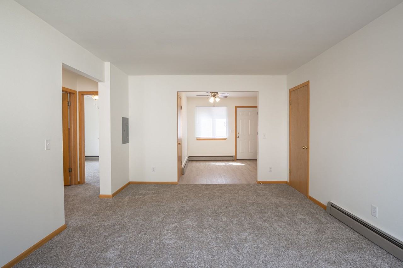 2409 Brentwood Pkwy - Photo 2 of 12
