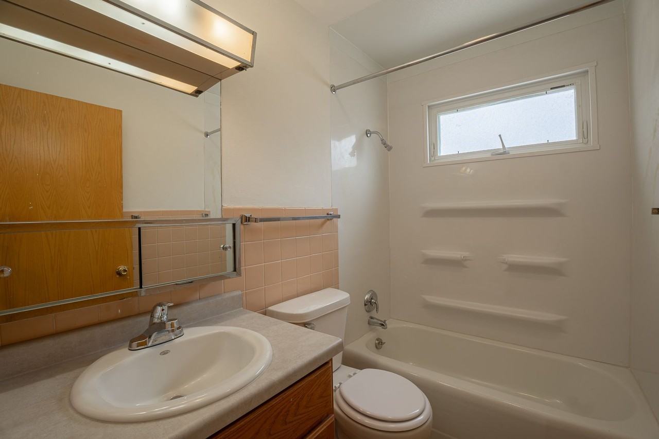 2409 Brentwood Pkwy - Photo 6 of 12