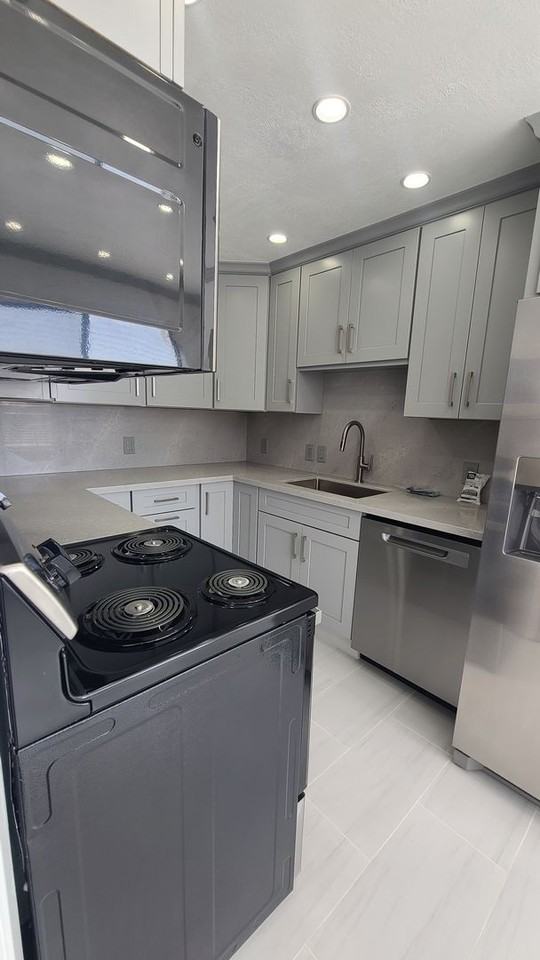 2960 Diamond St - Photo 5 of 13