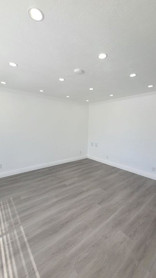 2960 Diamond St - Photo 6 of 13