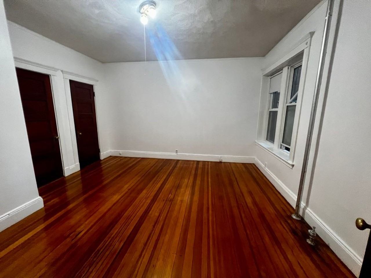807B Centre St - Photo 2 of 15