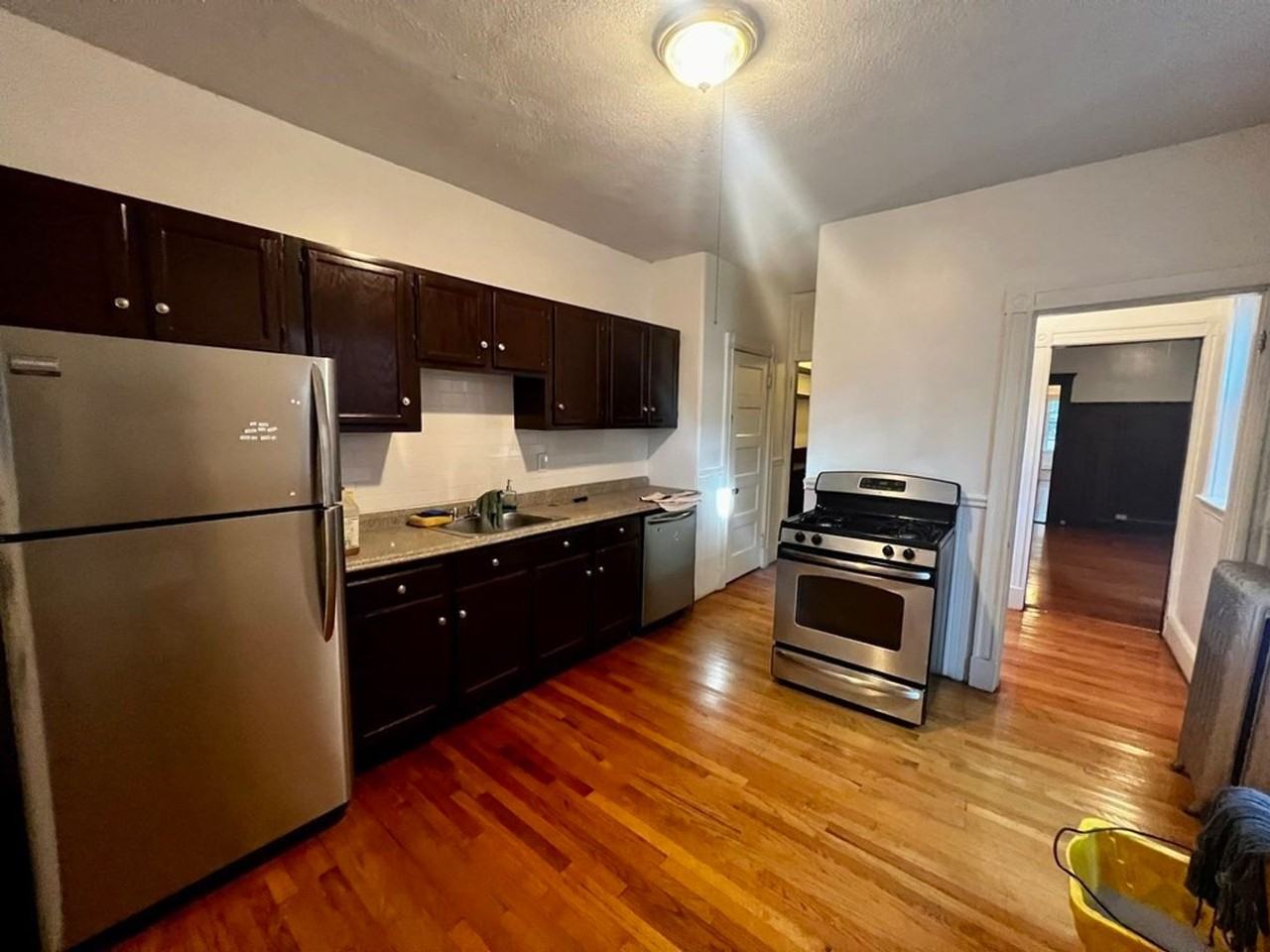 807B Centre St - Photo 5 of 15