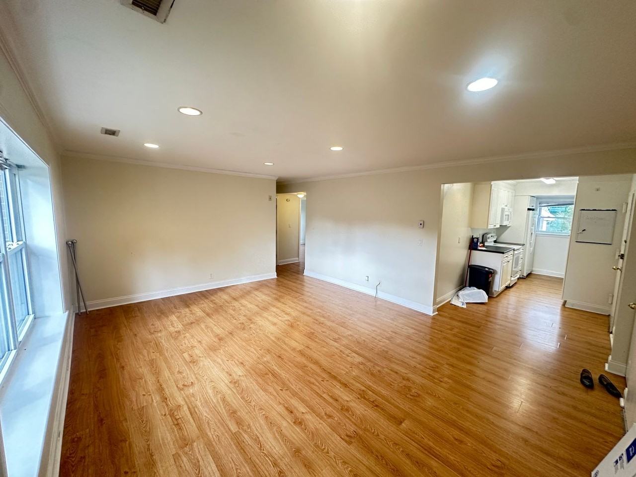 140B Newton St - Photo 2 of 14