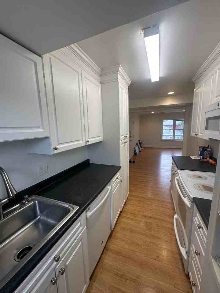 140B Newton St - Photo 3 of 14