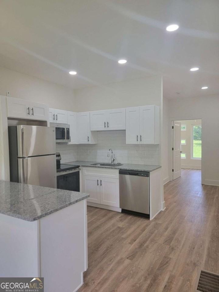 1351 Brewster St Sw - Photo 3 of 7