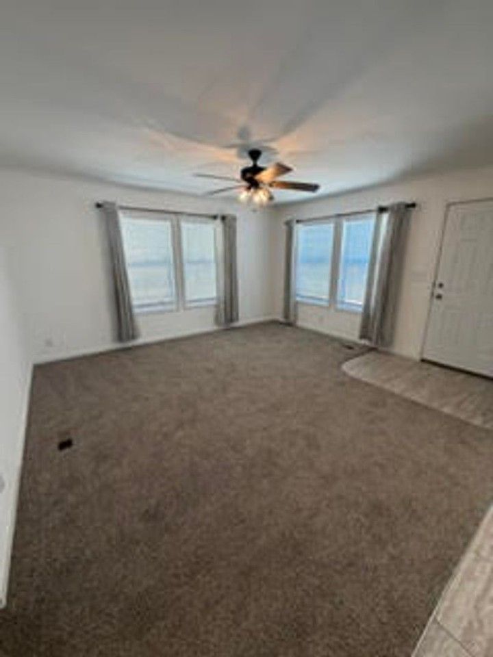 216 Onandaga Ave - Photo 4 of 16