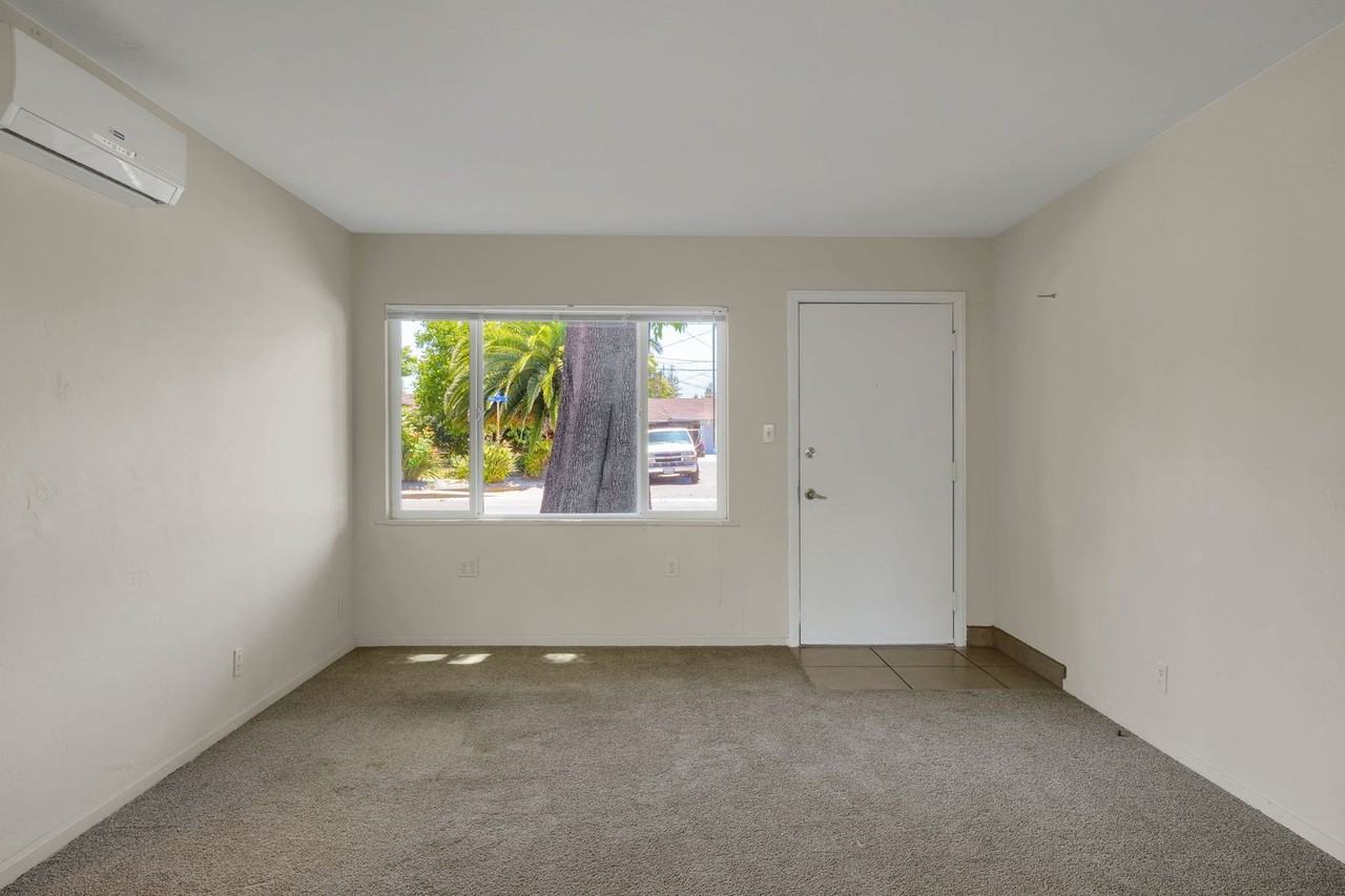 110 Paul Ave - Photo 3 of 23