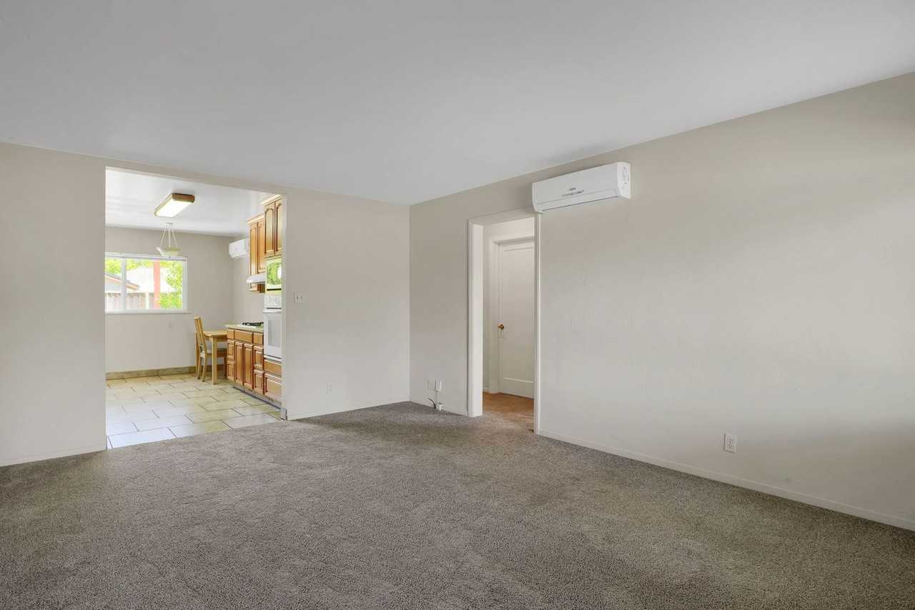 110 Paul Ave - Photo 4 of 23