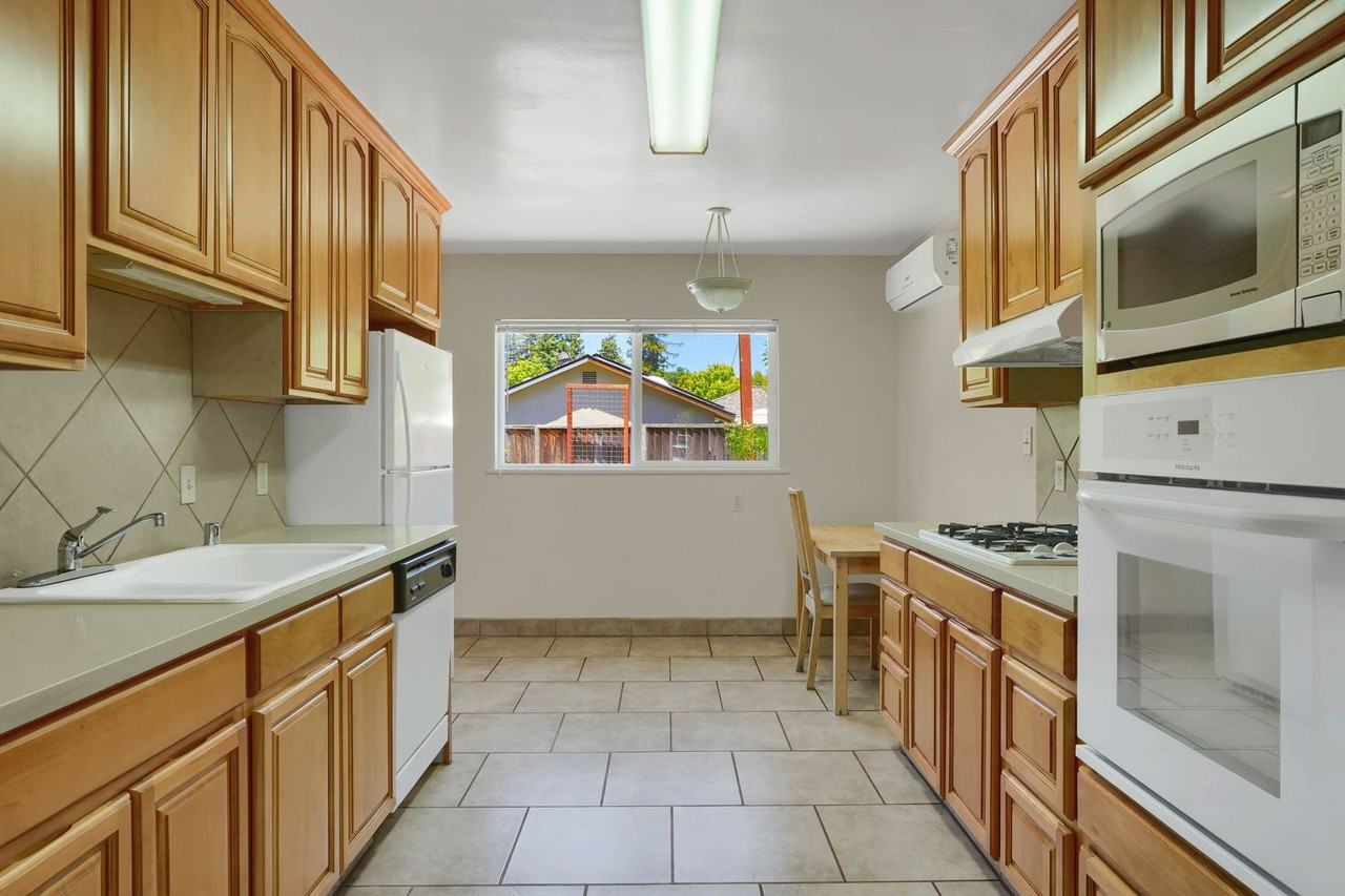 110 Paul Ave - Photo 5 of 23