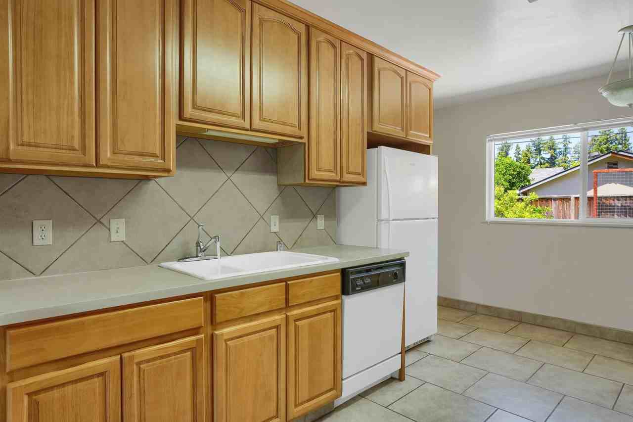 110 Paul Ave - Photo 7 of 23