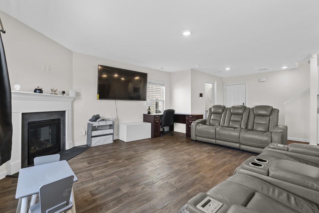 2097 Elmridge Rd - Photo 6 of 9