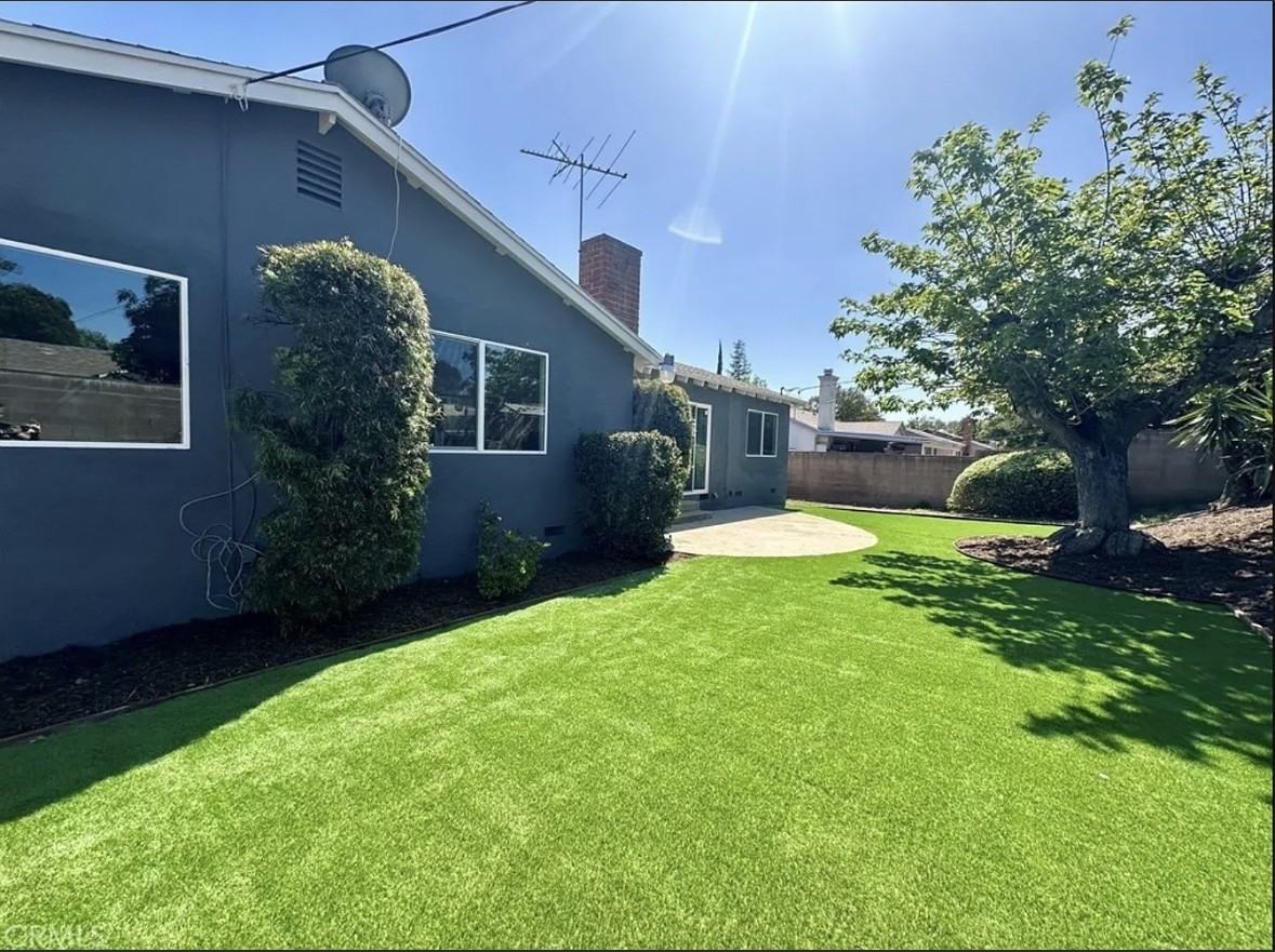 21731 Bryant St #NA - Photo 4 of 12