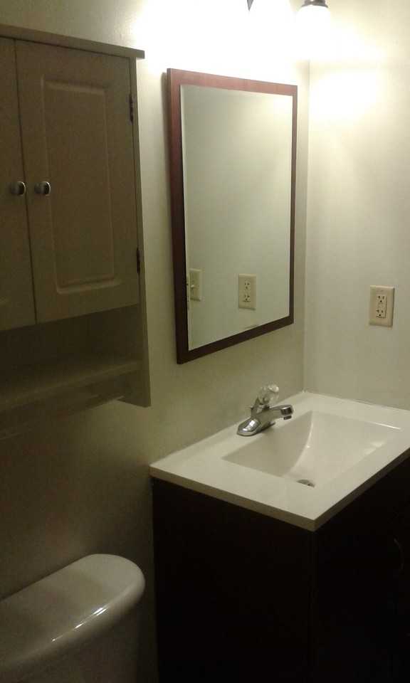 1411 Farrington St #B - Photo 5 of 9