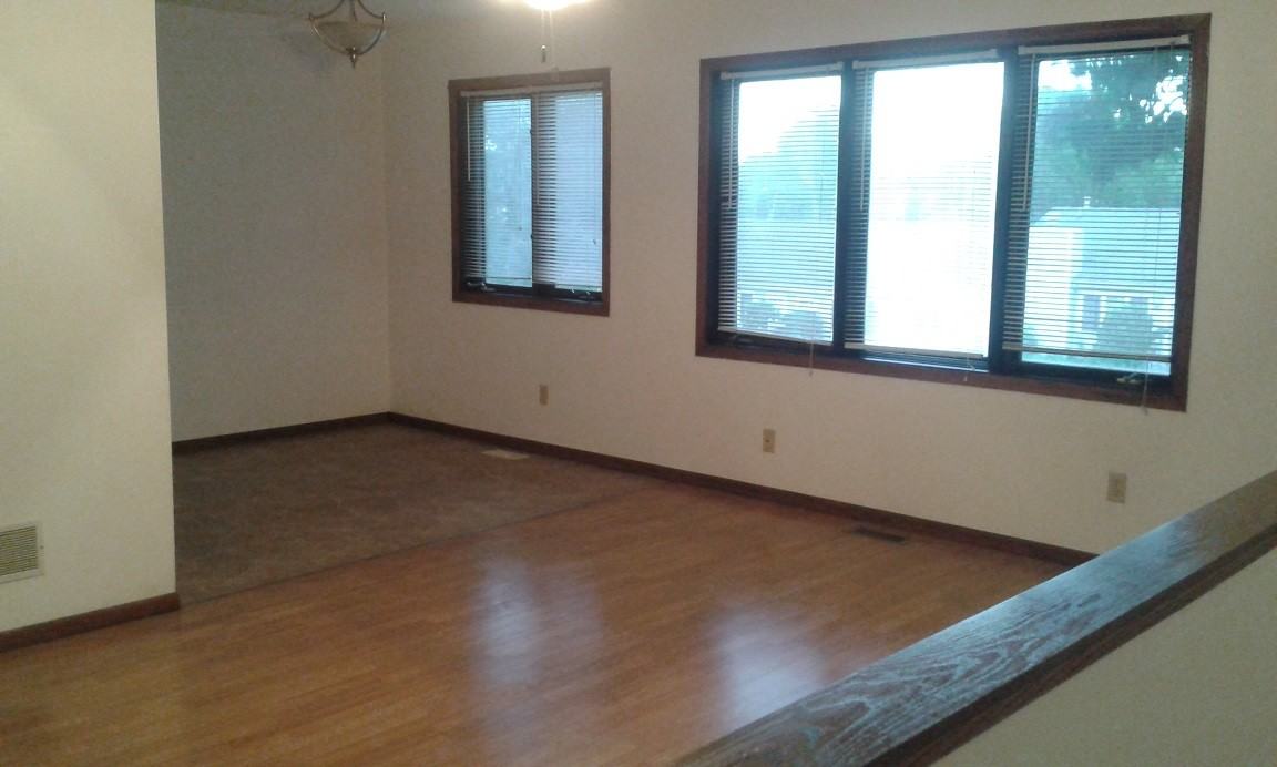 1411 Farrington St #B - Photo 6 of 9