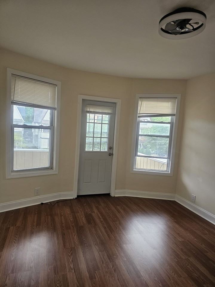 133 Claremont Ave #NA - Photo 2 of 9