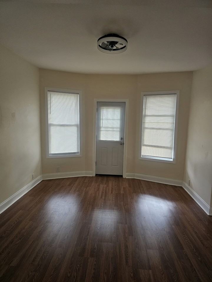 133 Claremont Ave #NA - Photo 3 of 9