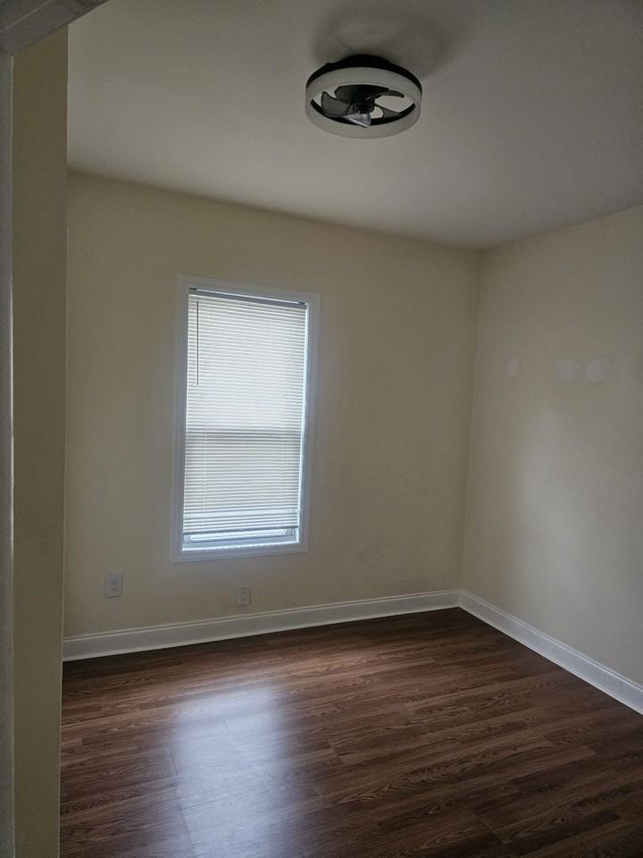 133 Claremont Ave #NA - Photo 5 of 9