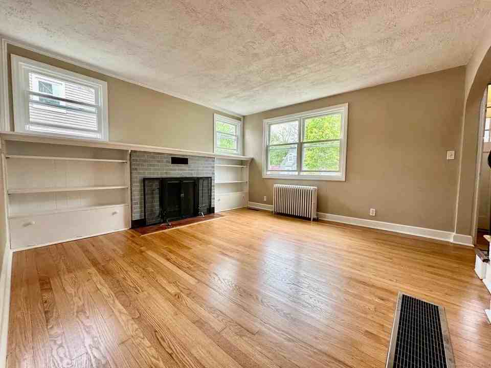 33 Emerson St #NA - Photo 3 of 35