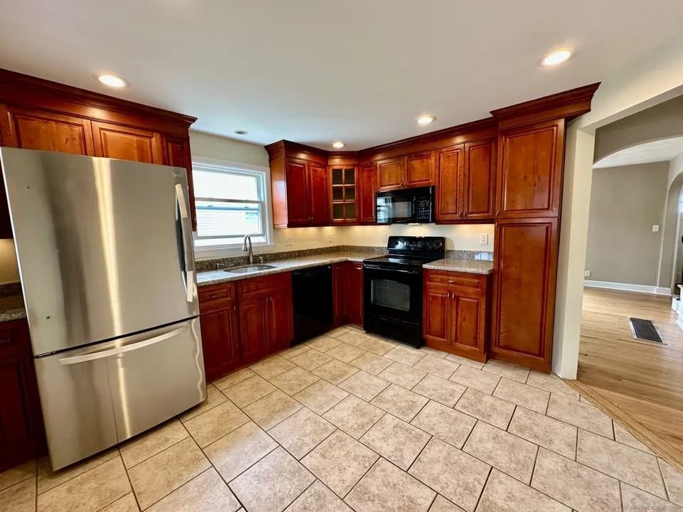 33 Emerson St #NA - Photo 4 of 35