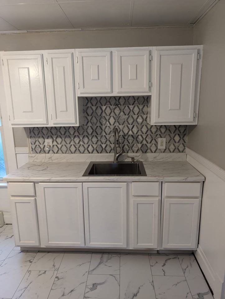 700 Pine Ave #1 - Photo 3 of 11