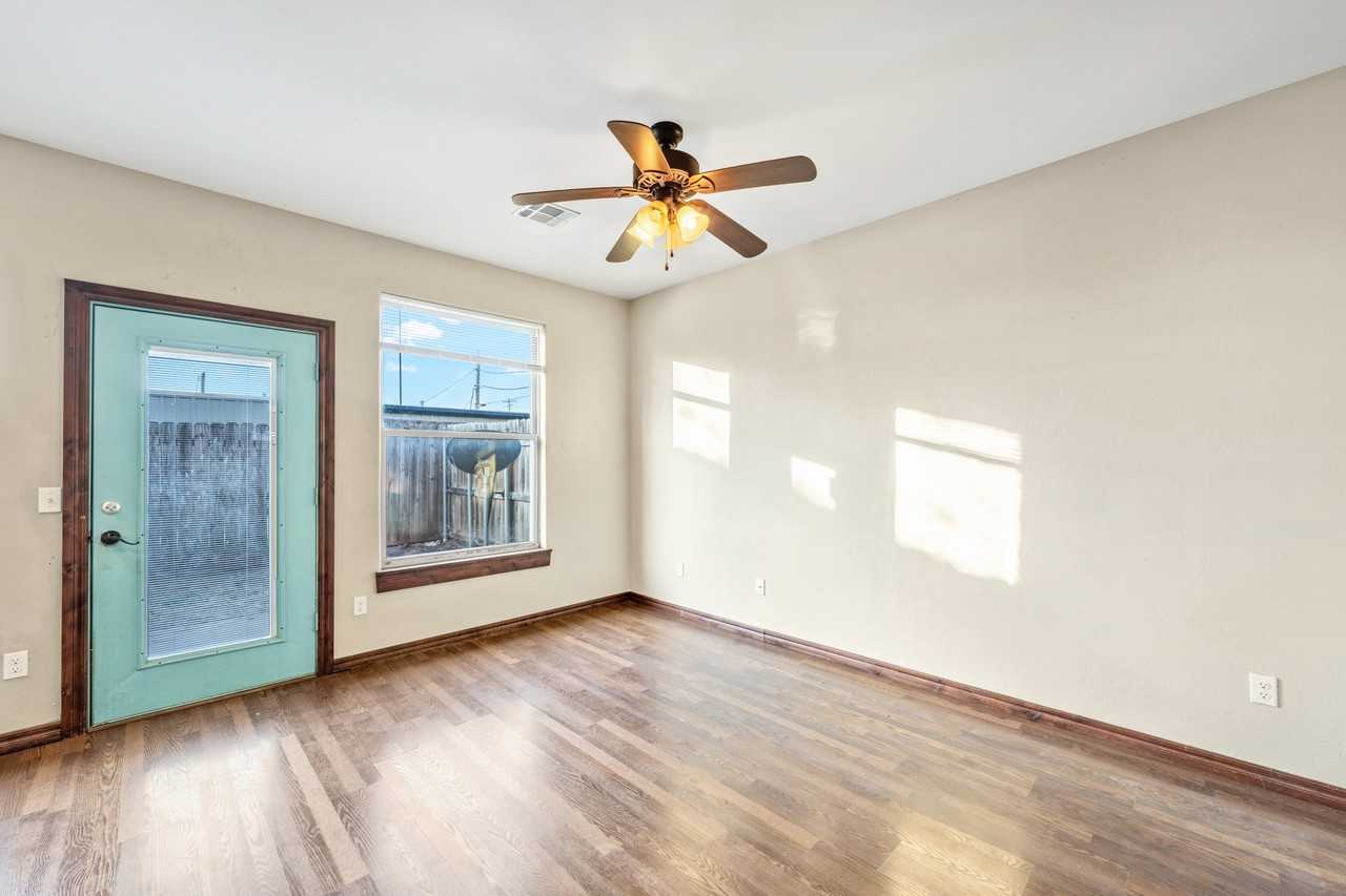 13 Ne 7th St #13 - Photo 5 of 26