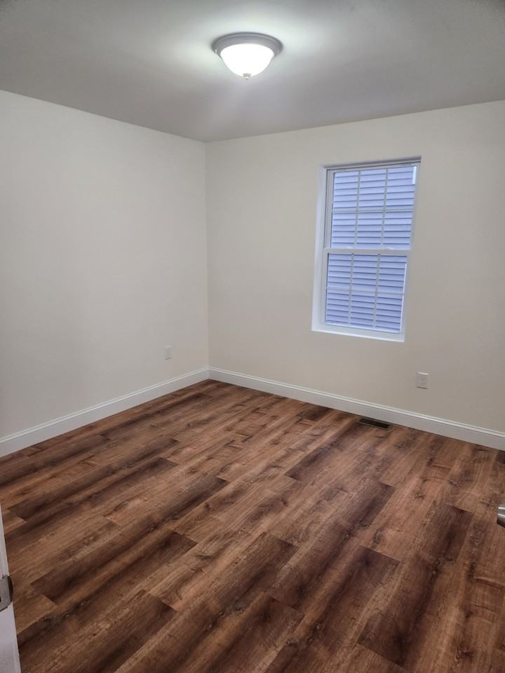 26 Cromwell St #1 - Photo 4 of 9