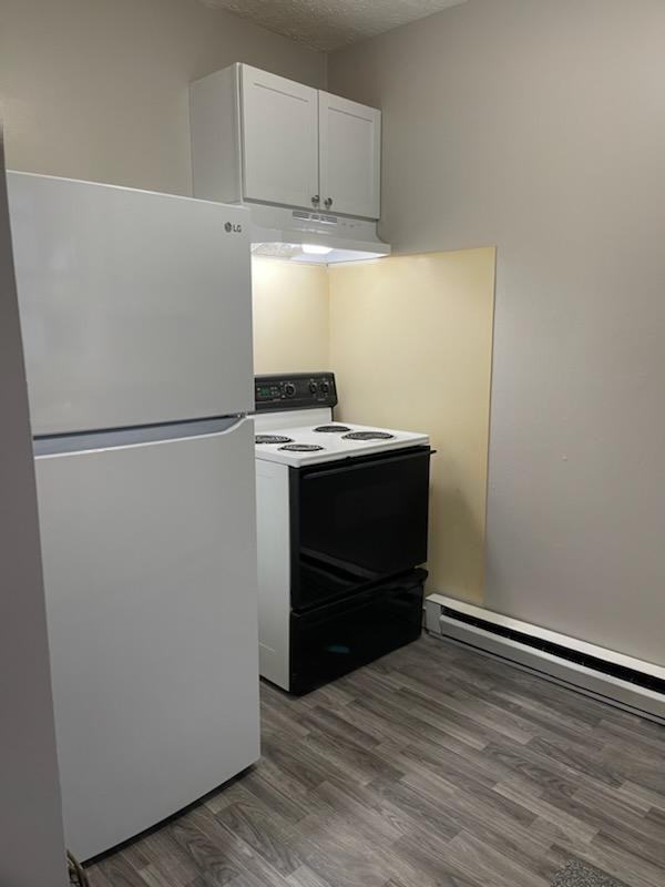 636 Elm Ave #2 - Photo 4 of 14