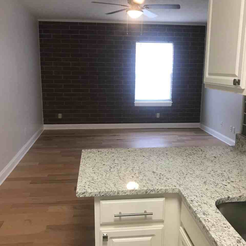 927 Main Street Residential - Photo 4 of 29