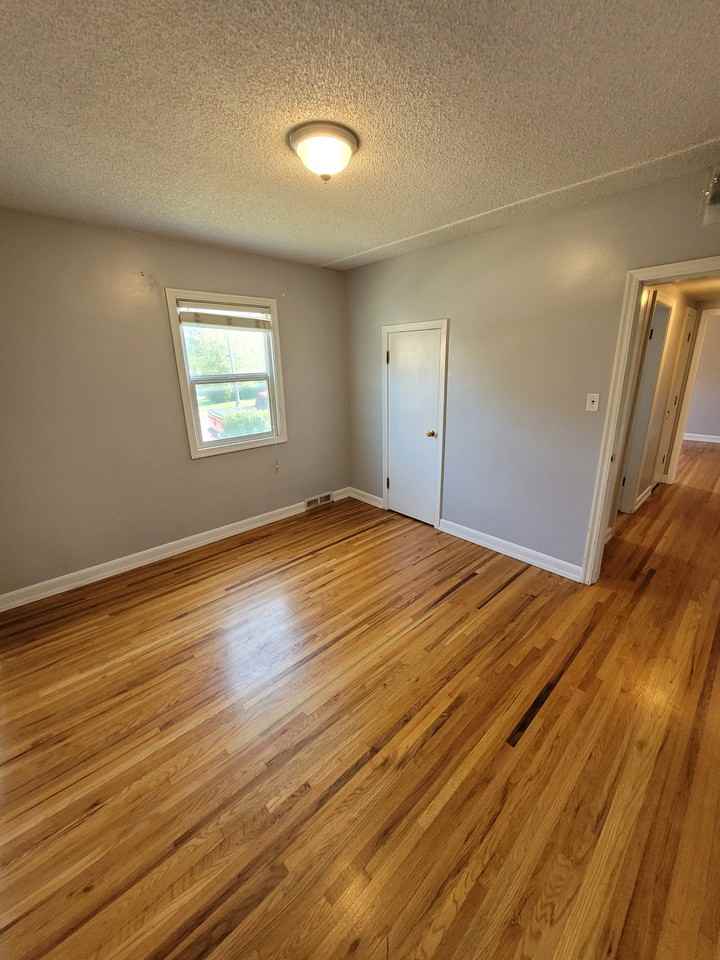 3701 15 St Sw - Photo 7 of 12