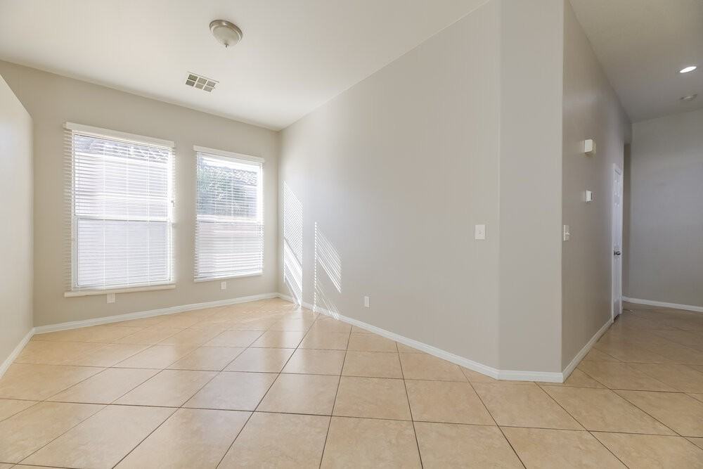125 Coney Island Ave - Photo 5 of 16
