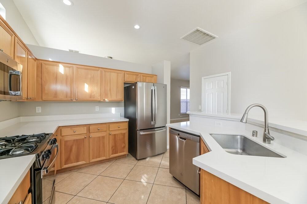 125 Coney Island Ave - Photo 7 of 16