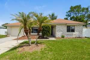 featured image of 426 Iowa Woods Cir E
