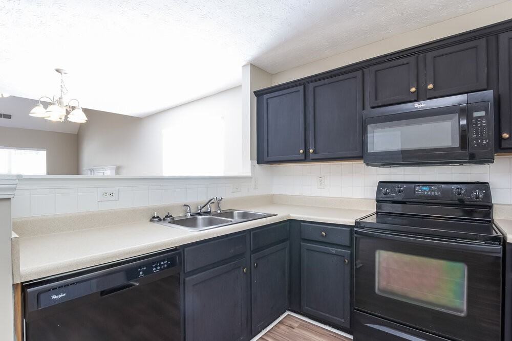 501 St Charles Ave - Photo 5 of 15