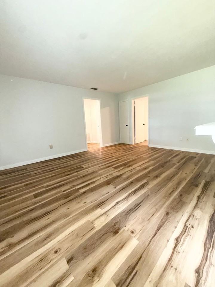 1016 Alba Dr - Photo 2 of 24