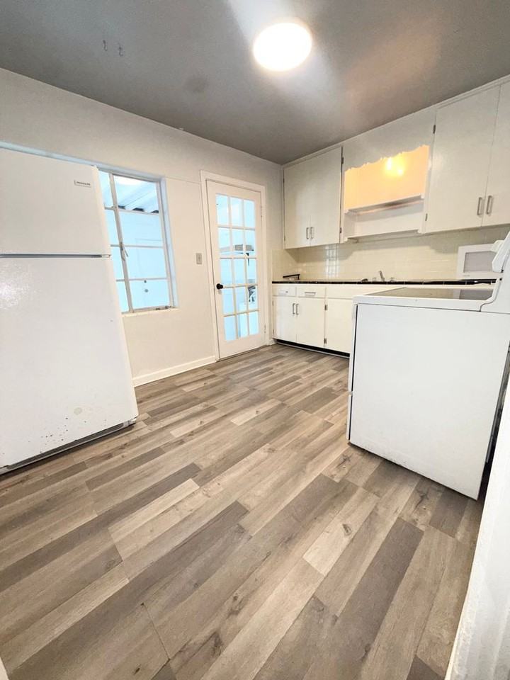 1016 Alba Dr - Photo 6 of 24