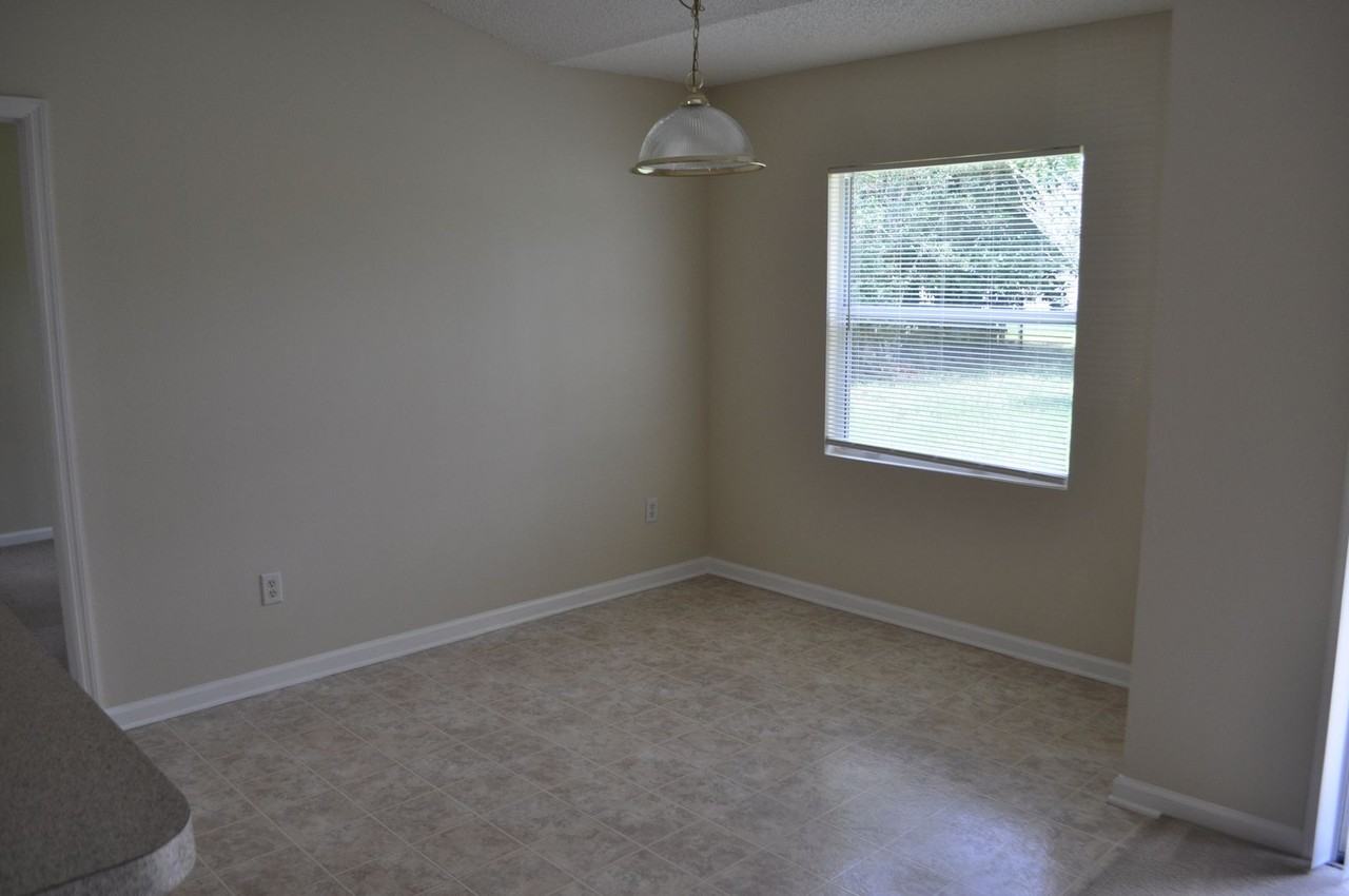 89 Berkshire Ln - Photo 6 of 27