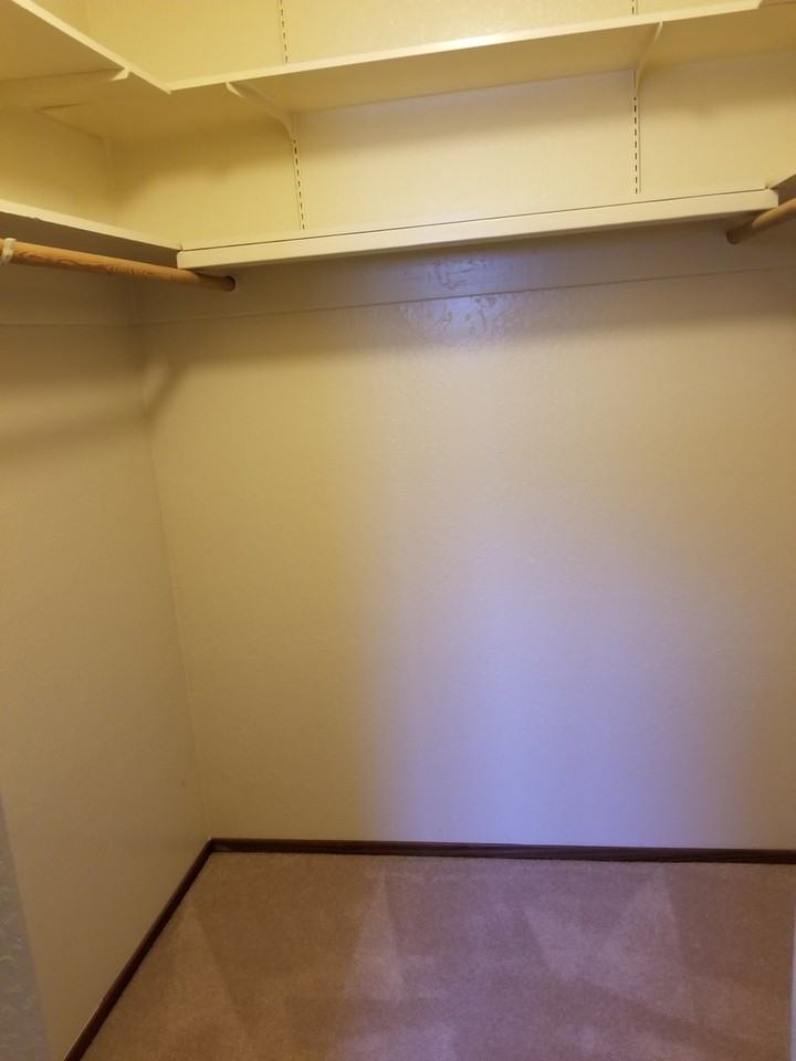 505 Mission Pl - Photo 6 of 11