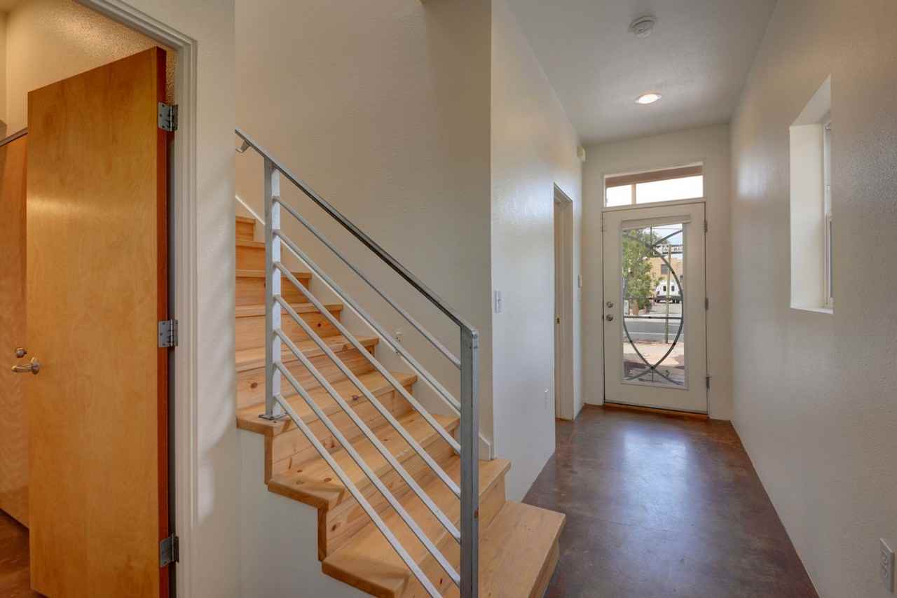 1020 6th St Nw - Photo 3 of 30