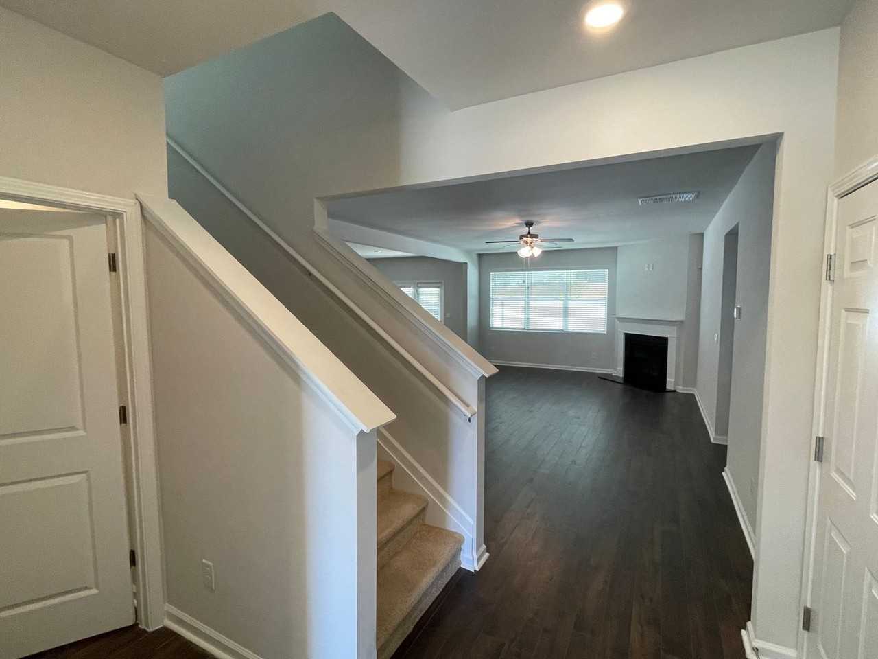 344 Bonhill St - Photo 6 of 29