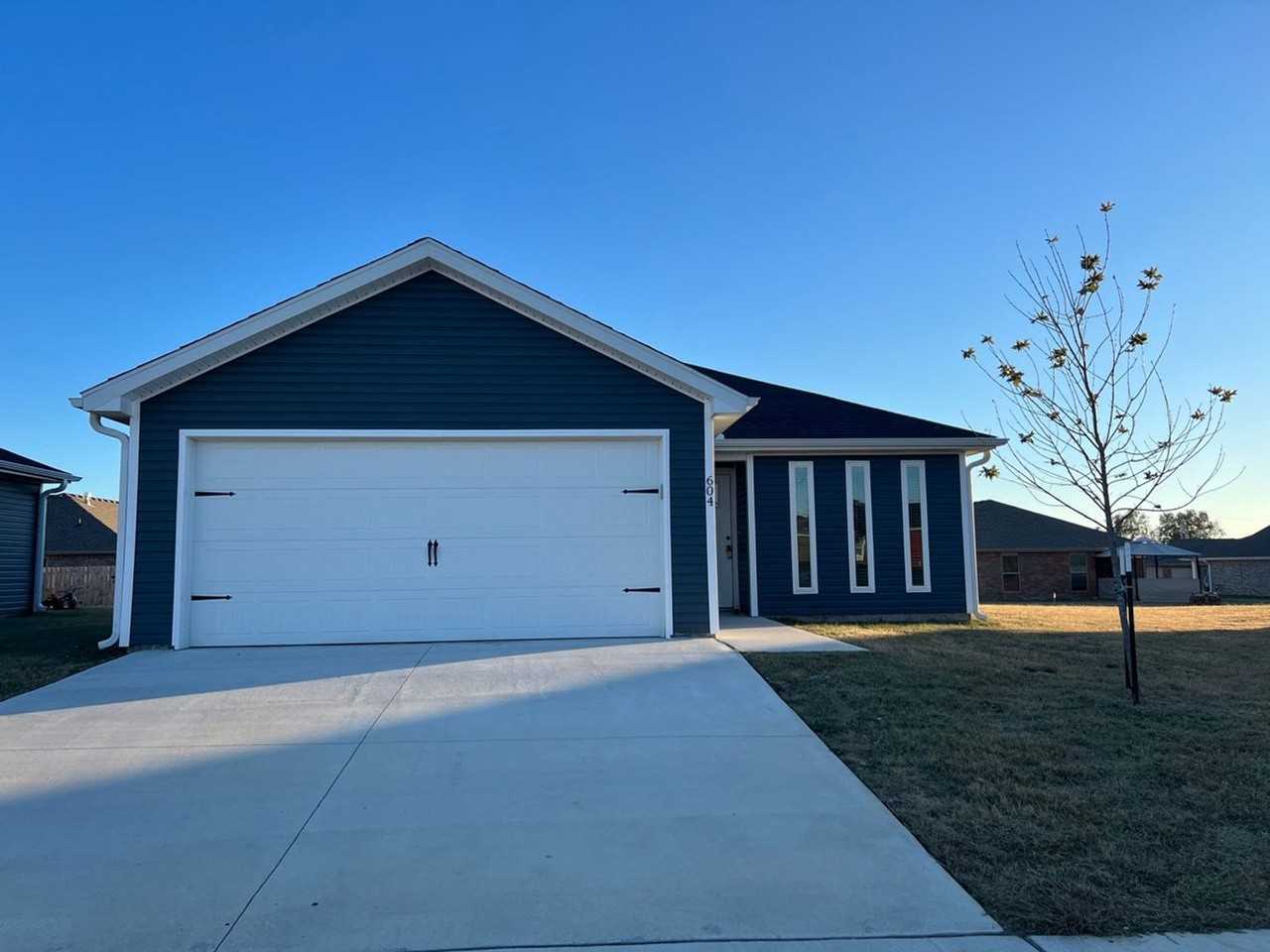 604 Short Leaf Ln - Photo 3 of 28