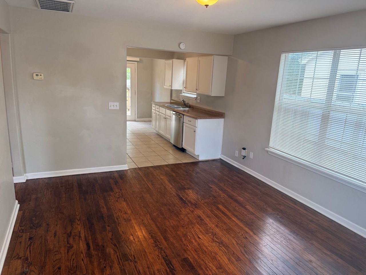 6811 Nw 49th St - Photo 5 of 15